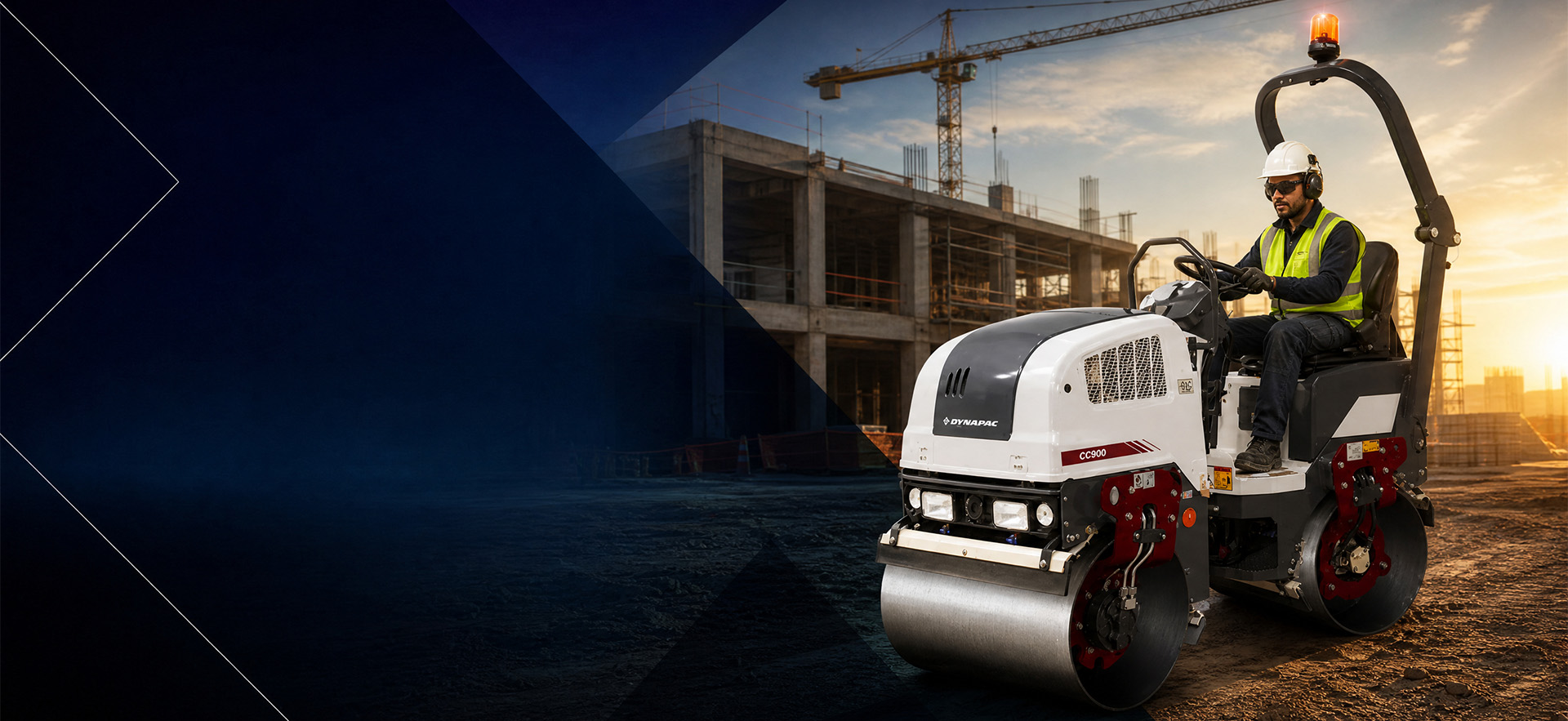 Rolo compactador CC900 em obra